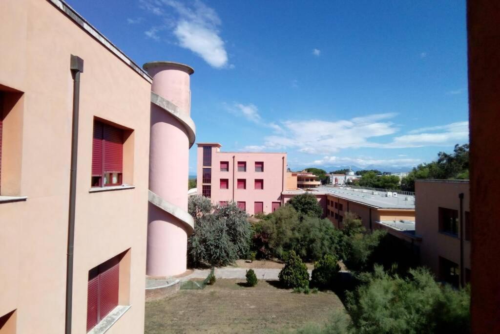 Casa Nel Parco Sulla Spiaggia Pisa Bagian luar foto